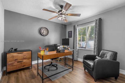 Casa en venta en Miami, Florida, 4 dormitorios, 220.18 m2 № 2344186 - foto 25