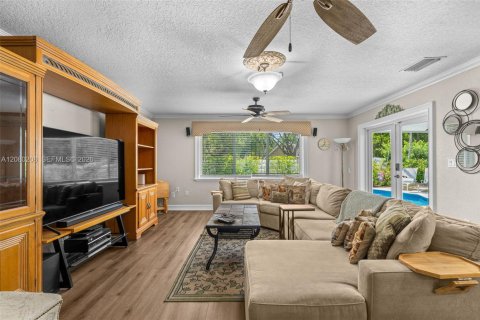 Casa en venta en Miami, Florida, 4 dormitorios, 220.18 m2 № 2344186 - foto 13