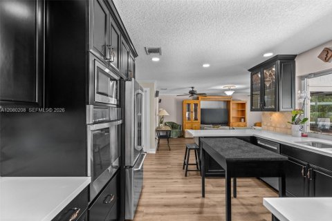 Casa en venta en Miami, Florida, 4 dormitorios, 220.18 m2 № 2344186 - foto 17