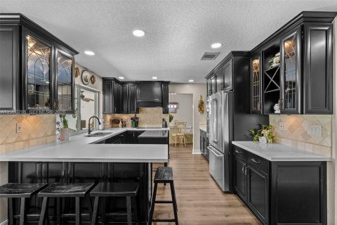 Casa en venta en Miami, Florida, 4 dormitorios, 220.18 m2 № 2344186 - foto 15