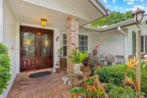 Casa en venta en Miami, Florida, 4 dormitorios, 220.18 m2 № 2344186 - foto 4