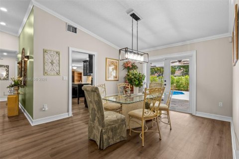 Casa en venta en Miami, Florida, 4 dormitorios, 220.18 m2 № 2344186 - foto 10