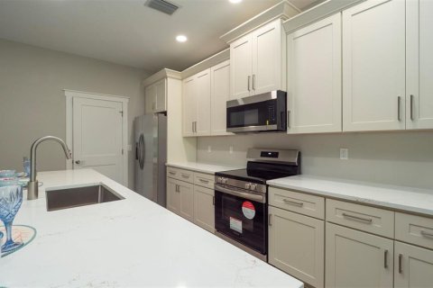 Casa en alquiler en Spring Hill, Florida, 3 dormitorios, 150.13 m2 № 1856133 - foto 15