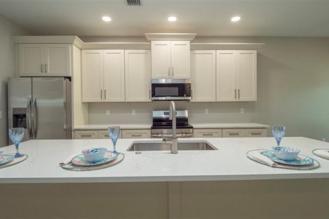 Casa en alquiler en Spring Hill, Florida, 3 dormitorios, 150.13 m2 № 1856133 - foto 14