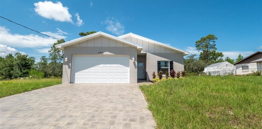 Casa en Spring Hill, Florida 3 dormitorios, 150.13 m2 № 1856133