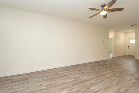 Casa en alquiler en Spring Hill, Florida, 3 dormitorios, 150.13 m2 № 1856133 - foto 11