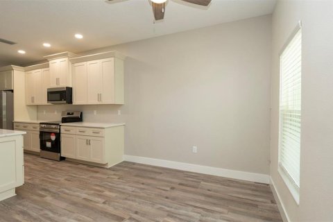 Casa en alquiler en Spring Hill, Florida, 3 dormitorios, 150.13 m2 № 1856133 - foto 13