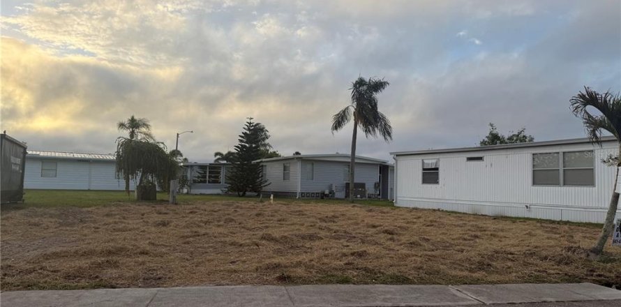 Land in Venice, Florida № 2205786