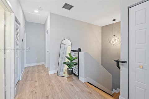 Adosado en venta en Miami Lakes, Florida, 3 dormitorios, 161.93 m2 № 1727095 - foto 10