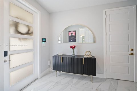 Adosado en venta en Miami Lakes, Florida, 3 dormitorios, 161.93 m2 № 1727095 - foto 2