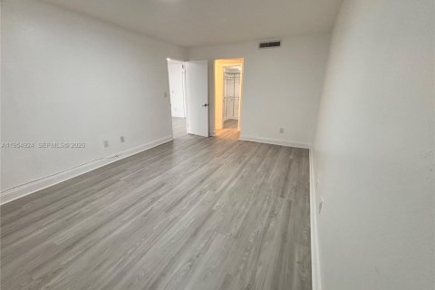 Copropriété à louer à Miami, Floride: 2 chambres, 89.93 m2 № 2010871 - photo 3