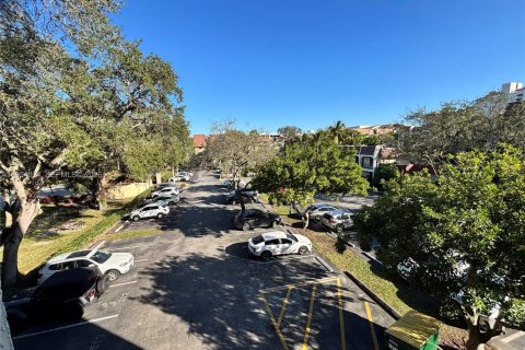 Copropriété à louer à Miami, Floride: 2 chambres, 89.93 m2 № 2010871 - photo 1