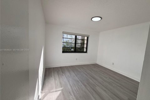 Copropriété à louer à Miami, Floride: 2 chambres, 89.93 m2 № 2010871 - photo 9