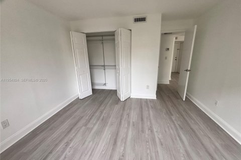 Copropriété à louer à Miami, Floride: 2 chambres, 89.93 m2 № 2010871 - photo 8