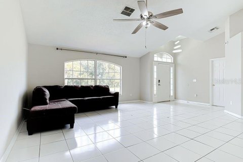 Villa ou maison à louer à Kissimmee, Floride: 3 chambres, 173.73 m2 № 2398503 - photo 12