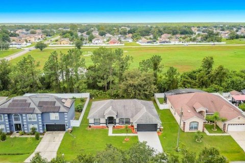 Villa ou maison à louer à Kissimmee, Floride: 3 chambres, 173.73 m2 № 2398503 - photo 5