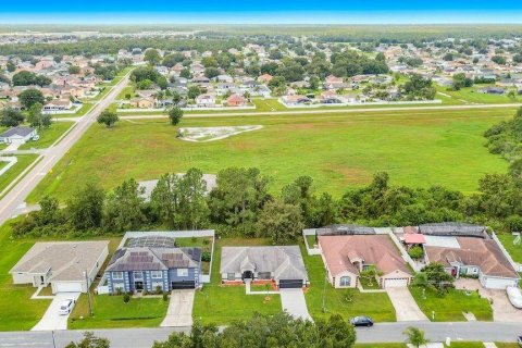 Villa ou maison à louer à Kissimmee, Floride: 3 chambres, 173.73 m2 № 2398503 - photo 6