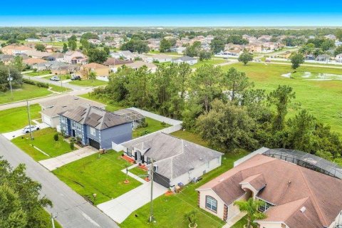 Villa ou maison à louer à Kissimmee, Floride: 3 chambres, 173.73 m2 № 2398503 - photo 4