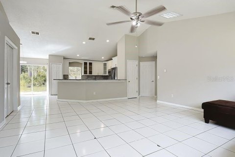 Villa ou maison à louer à Kissimmee, Floride: 3 chambres, 173.73 m2 № 2398503 - photo 9