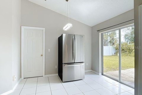 Villa ou maison à louer à Kissimmee, Floride: 3 chambres, 173.73 m2 № 2398503 - photo 22