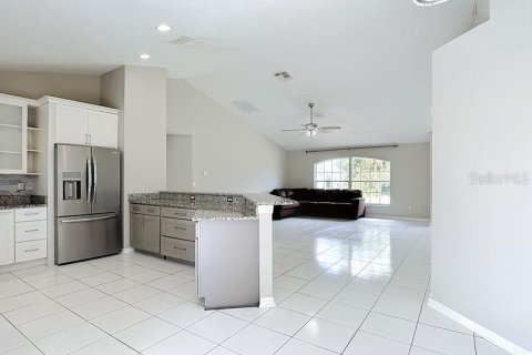Villa ou maison à louer à Kissimmee, Floride: 3 chambres, 173.73 m2 № 2398503 - photo 17