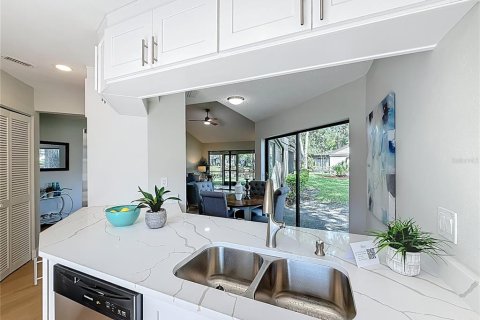 Townhouse in Oldsmar, Florida 2 bedrooms, 111.58 sq.m. № 1914262 - photo 15