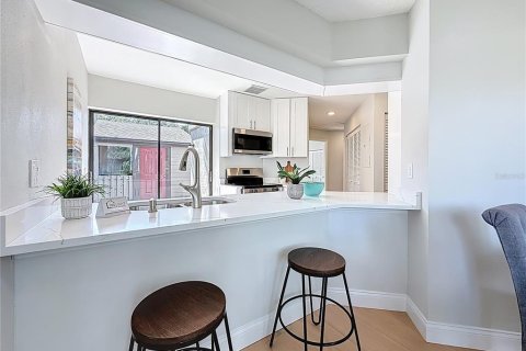 Townhouse in Oldsmar, Florida 2 bedrooms, 111.58 sq.m. № 1914262 - photo 8