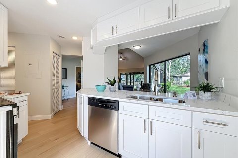 Townhouse in Oldsmar, Florida 2 bedrooms, 111.58 sq.m. № 1914262 - photo 14