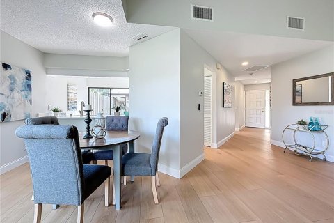 Townhouse in Oldsmar, Florida 2 bedrooms, 111.58 sq.m. № 1914262 - photo 7