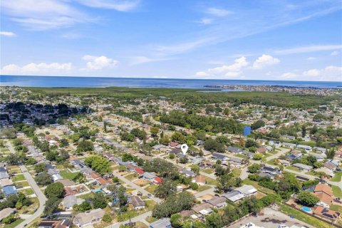 House in Holiday, Florida 3 bedrooms, 140 sq.m. № 2348400 - photo 23