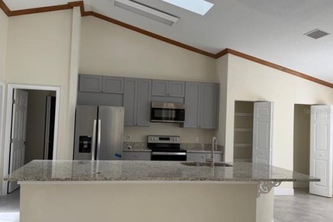 House in Ocala, Florida 3 bedrooms, 195.84 sq.m. № 2205596 - photo 6