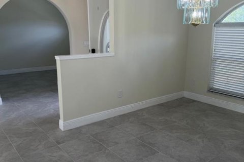 House in Ocala, Florida 3 bedrooms, 195.84 sq.m. № 2205596 - photo 10