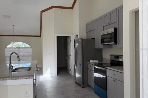 House in Ocala, Florida 3 bedrooms, 195.84 sq.m. № 2205596 - photo 4