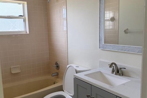 House in Ocala, Florida 3 bedrooms, 195.84 sq.m. № 2205596 - photo 15