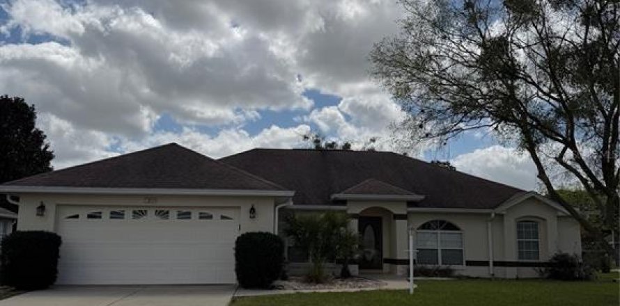 House in Ocala, Florida 3 bedrooms, 195.84 sq.m. № 2205596