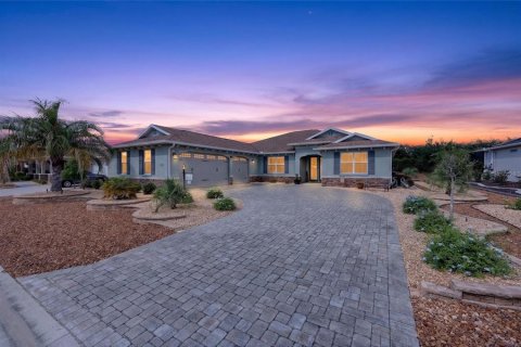 House in Ocala, Florida 3 bedrooms, 245.91 sq.m. № 2345295