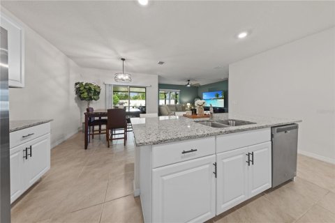 Casa en venta en Orange City, Florida, 4 dormitorios, 170.57 m2 № 2298273 - foto 17