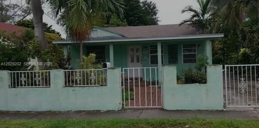 Immobilier commercial à Miami, Floride 255.2 m2 № 2170086