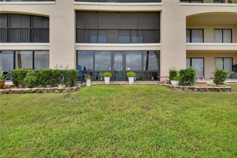 Condo in New Smyrna Beach, Florida, 2 bedrooms № 2386468 - photo 28