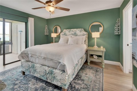 Condo in New Smyrna Beach, Florida, 2 bedrooms № 2386468 - photo 16