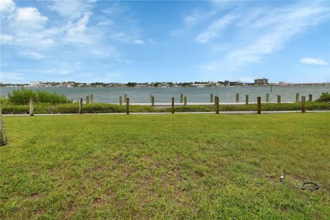 Condo in New Smyrna Beach, Florida, 2 bedrooms № 2386468 - photo 27