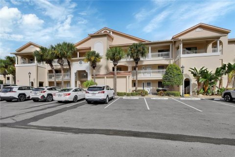 Condo in New Smyrna Beach, Florida, 2 bedrooms  № 2386468