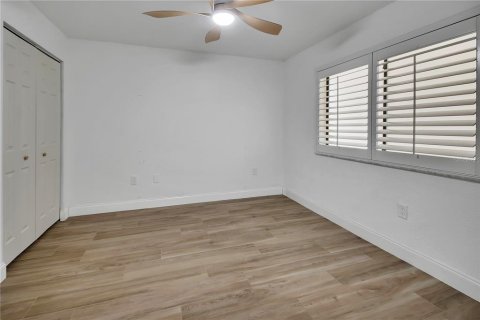 Condo in New Smyrna Beach, Florida, 2 bedrooms № 2386468 - photo 21