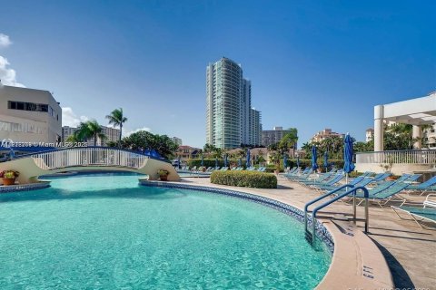 Снять в аренду кондоминиум в Авентура, Флорида 3 спальни, 148.64м2, № 1973077 - фото 27