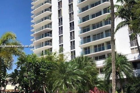 Снять в аренду кондоминиум в Авентура, Флорида 3 спальни, 148.64м2, № 1973077 - фото 1