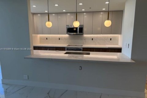 Снять в аренду кондоминиум в Авентура, Флорида 3 спальни, 148.64м2, № 1973077 - фото 2