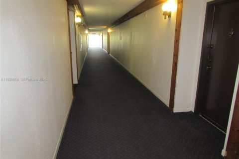 Copropriété à louer à Weston, Floride: 1 chambre, 75.44 m2 № 1988781 - photo 2