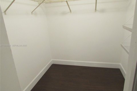 Copropriété à louer à Weston, Floride: 1 chambre, 75.44 m2 № 1988781 - photo 11