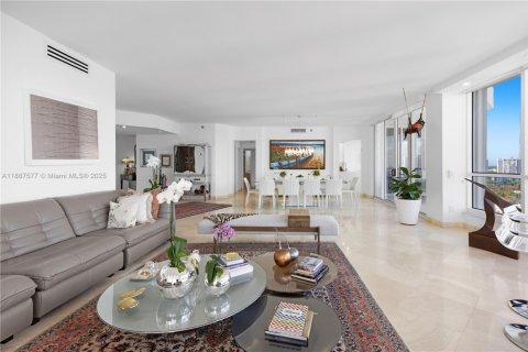 Купить кондоминиум в Авентура, Флорида 2 спальни, 203.46м2, № 1941709 - фото 11