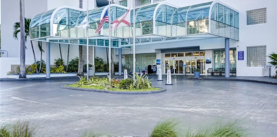 Condominio en Fort Lauderdale, Florida, 1 dormitorio  № 397681